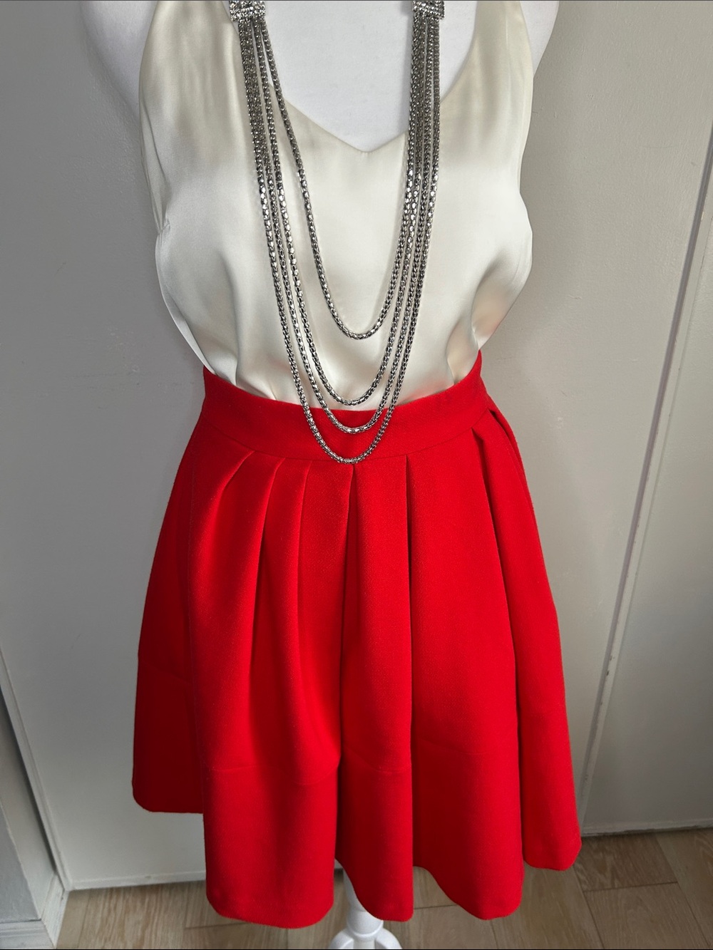 Banana Republic Stylish Bold Red Box Pleated Full A-Line Skirt - Picture 2 of 11